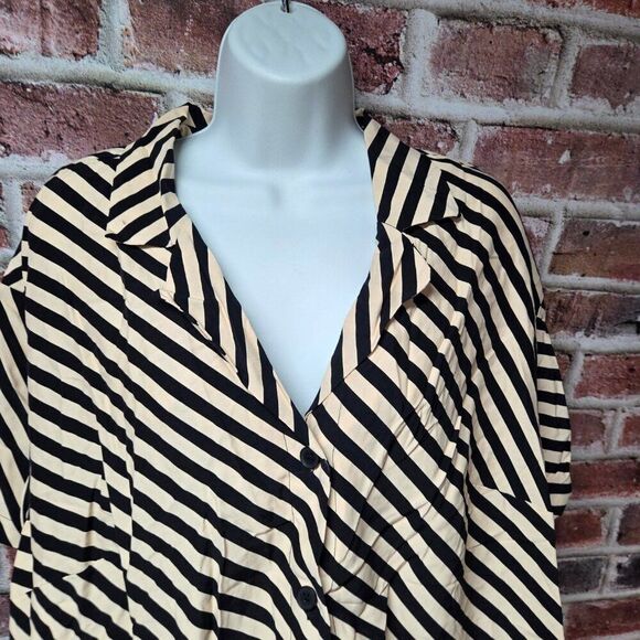 Modern Muse โโA New Day Striped Crepe Shirt (XXL) - Picture 5 of 6